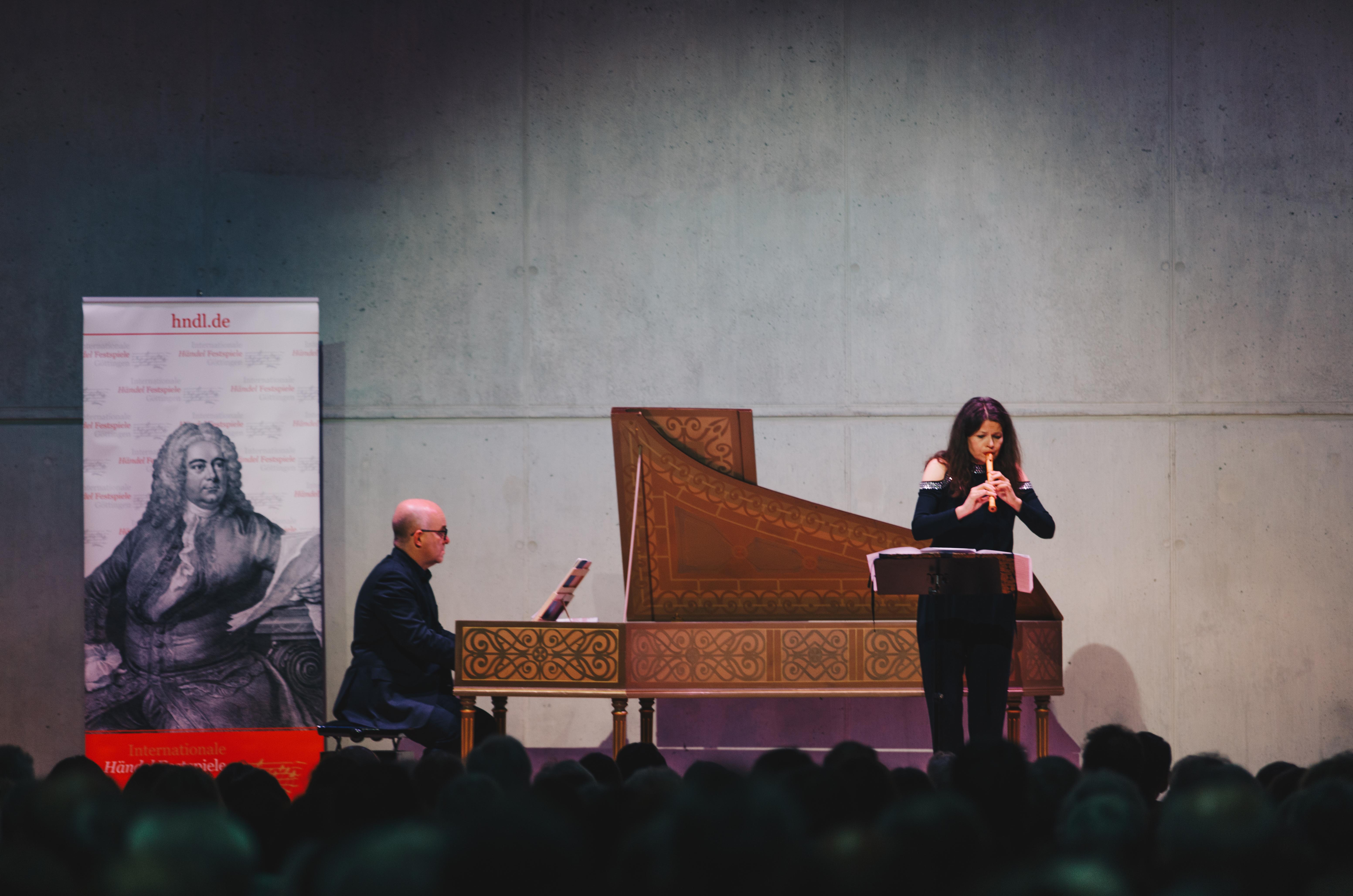 Dorothee Oberlinger und Laurence Cummings, zwei Größen der Alte-Musik-Szene, begeisterten die Besucher mit schönsten Sonaten für Blockflöte und Cembalo.