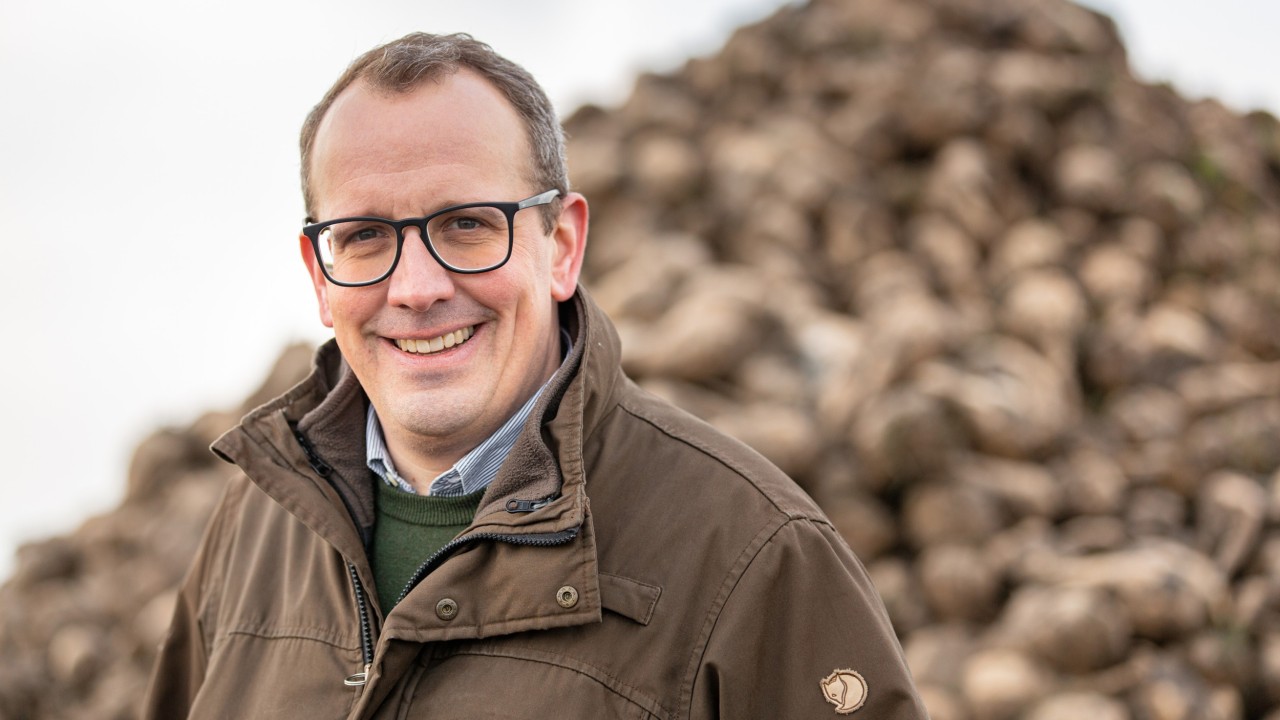 KWS_Zuckerrueben_Ernterekord_Christian_Floegel_Zuckerruebenmiete.jpg