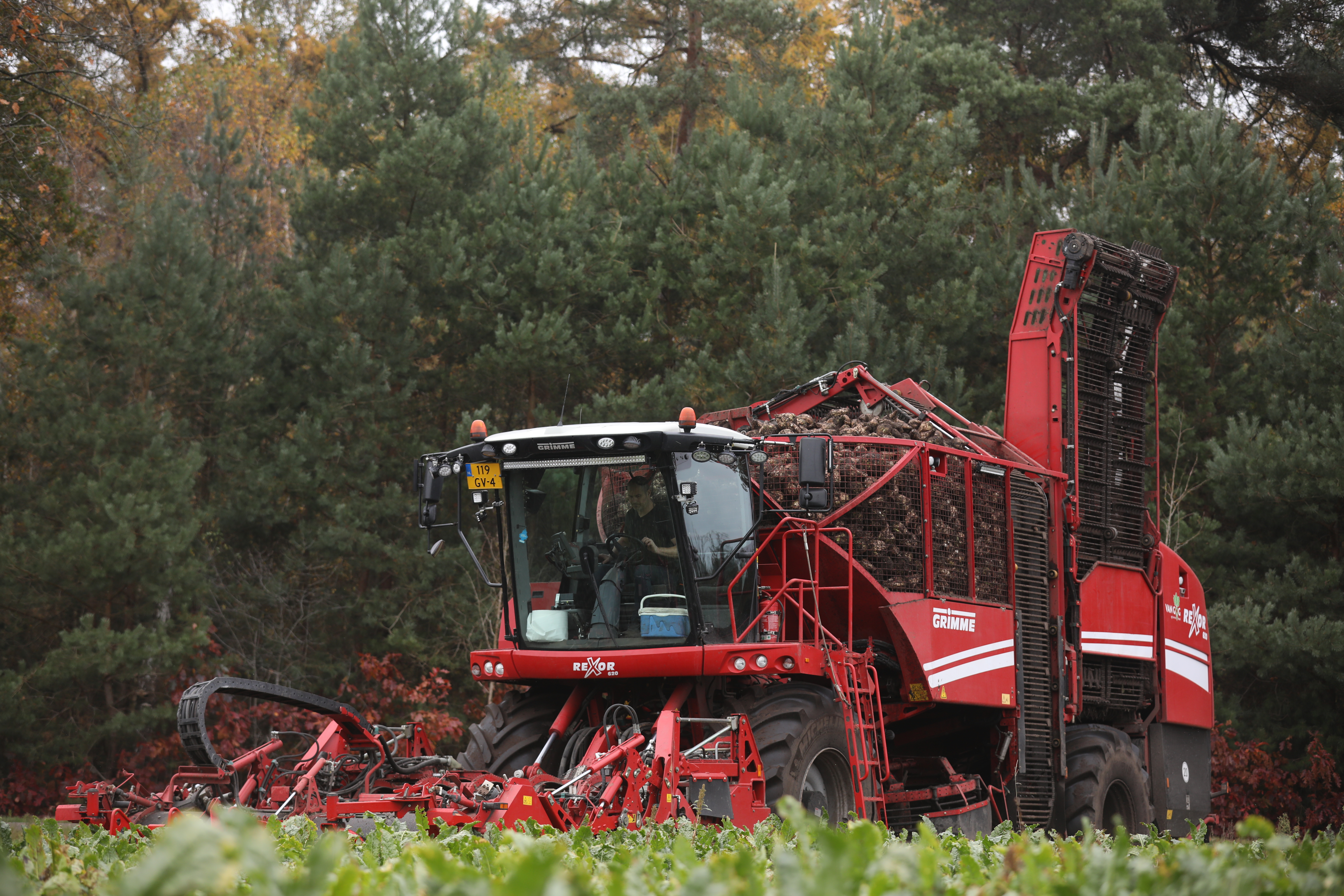 KWS_NL_Bieten_rooien_tractor.jpg