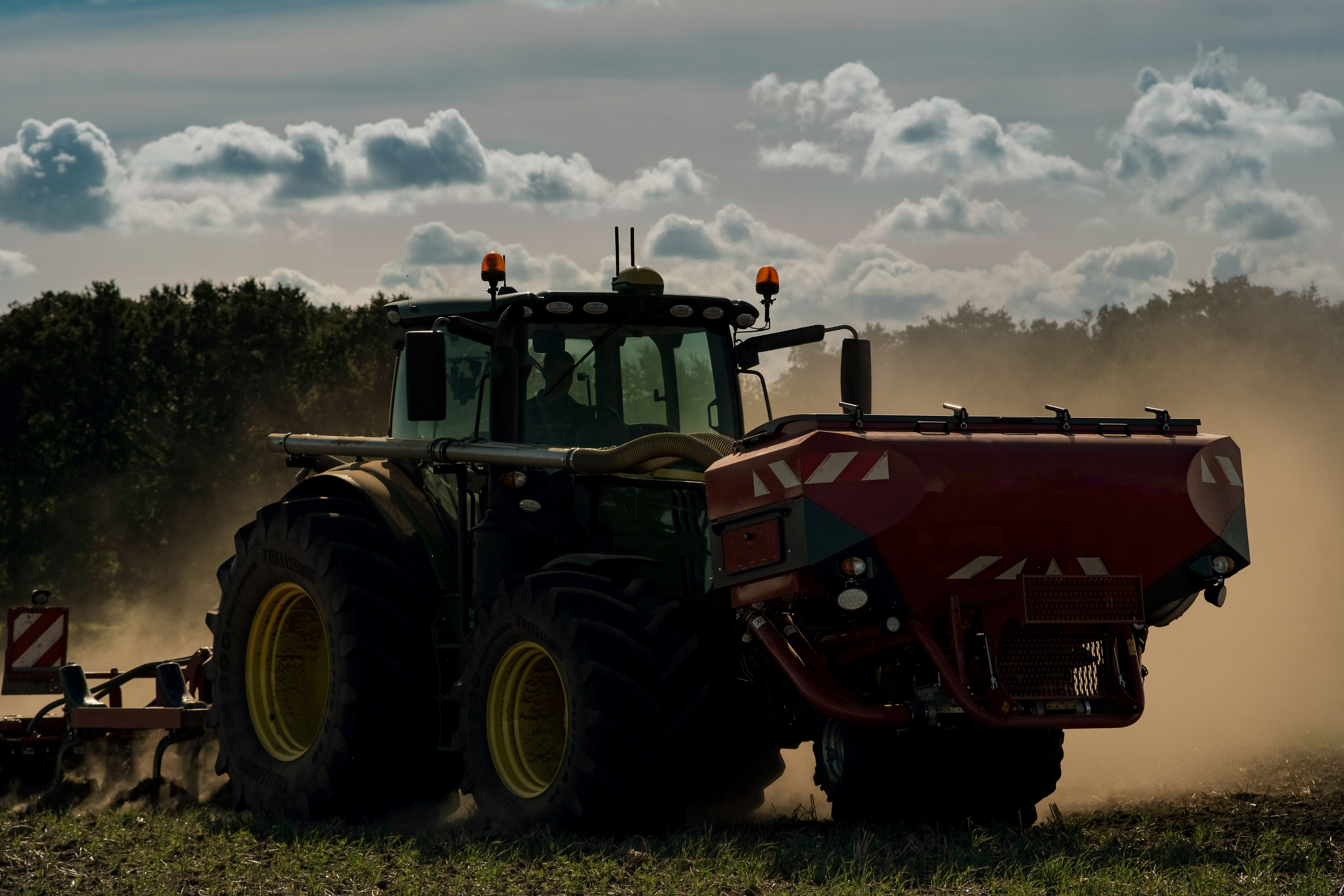 Header_Tractor_Beecke-Hof_sRGB.jpg