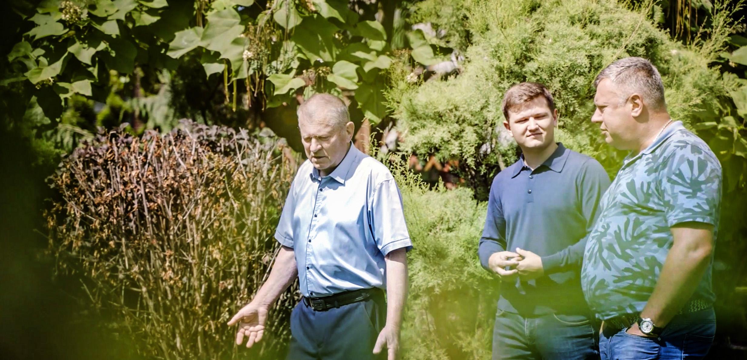 Trois générations travaillent dans l'entreprise familiale Yavir Agroservice. Mykhailo, Vitalii et Ievhenii Bondarchuk (de gauche à droite).