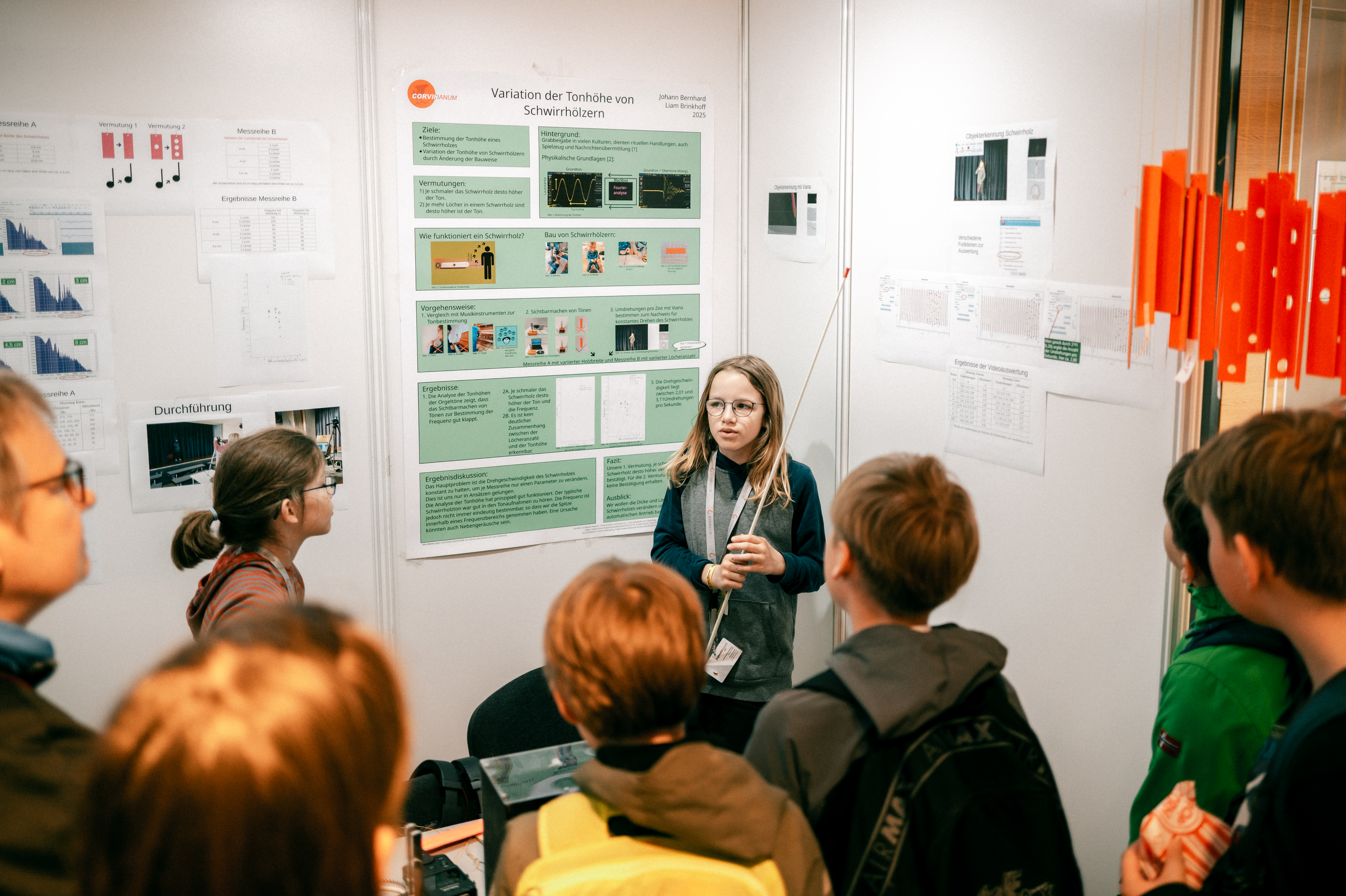 Young people present their projects