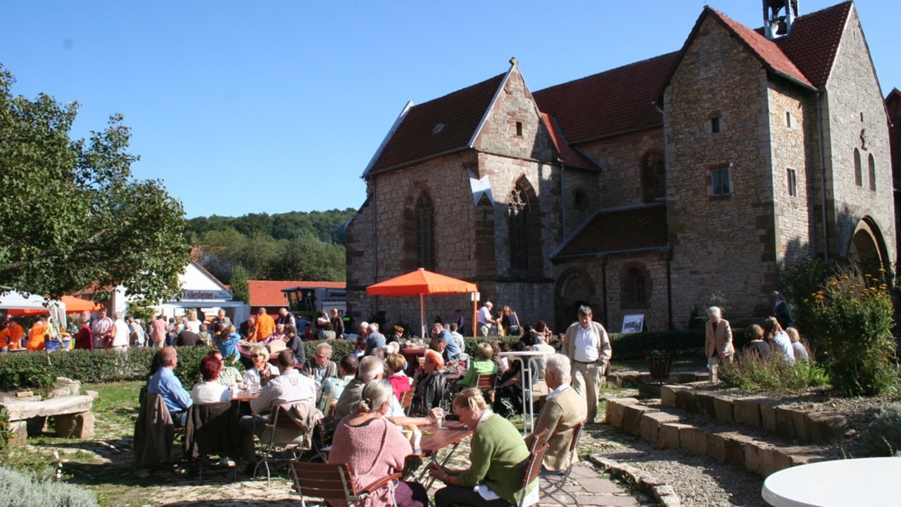 Am 10. September lädt KWS die ganze Familie zu einem kompletten Tag im Zeichen der Öko-Kartoffel auf das Klostergut Wiebrechtshausen ein.