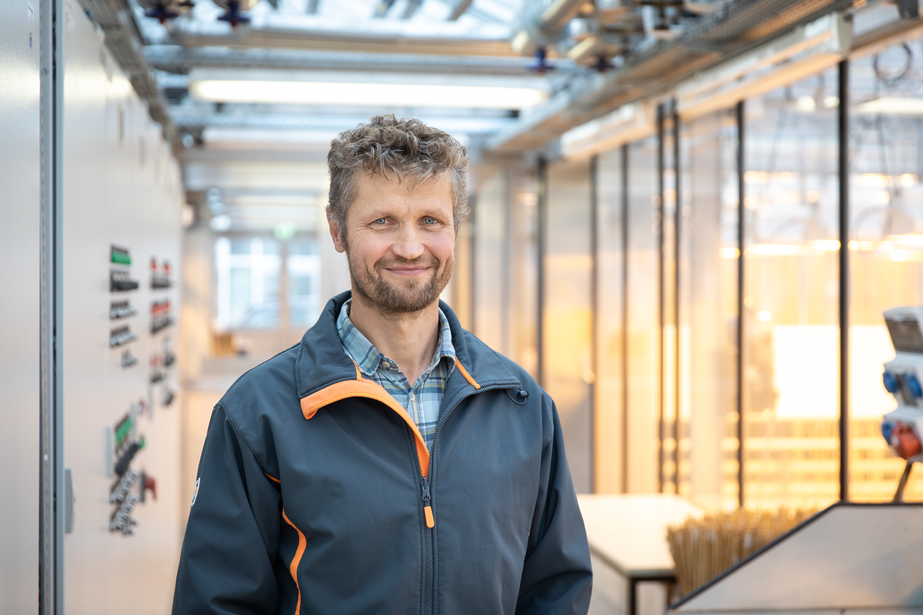 In pre-breeding Klaus Oldach works with wild barleys from the genebank.