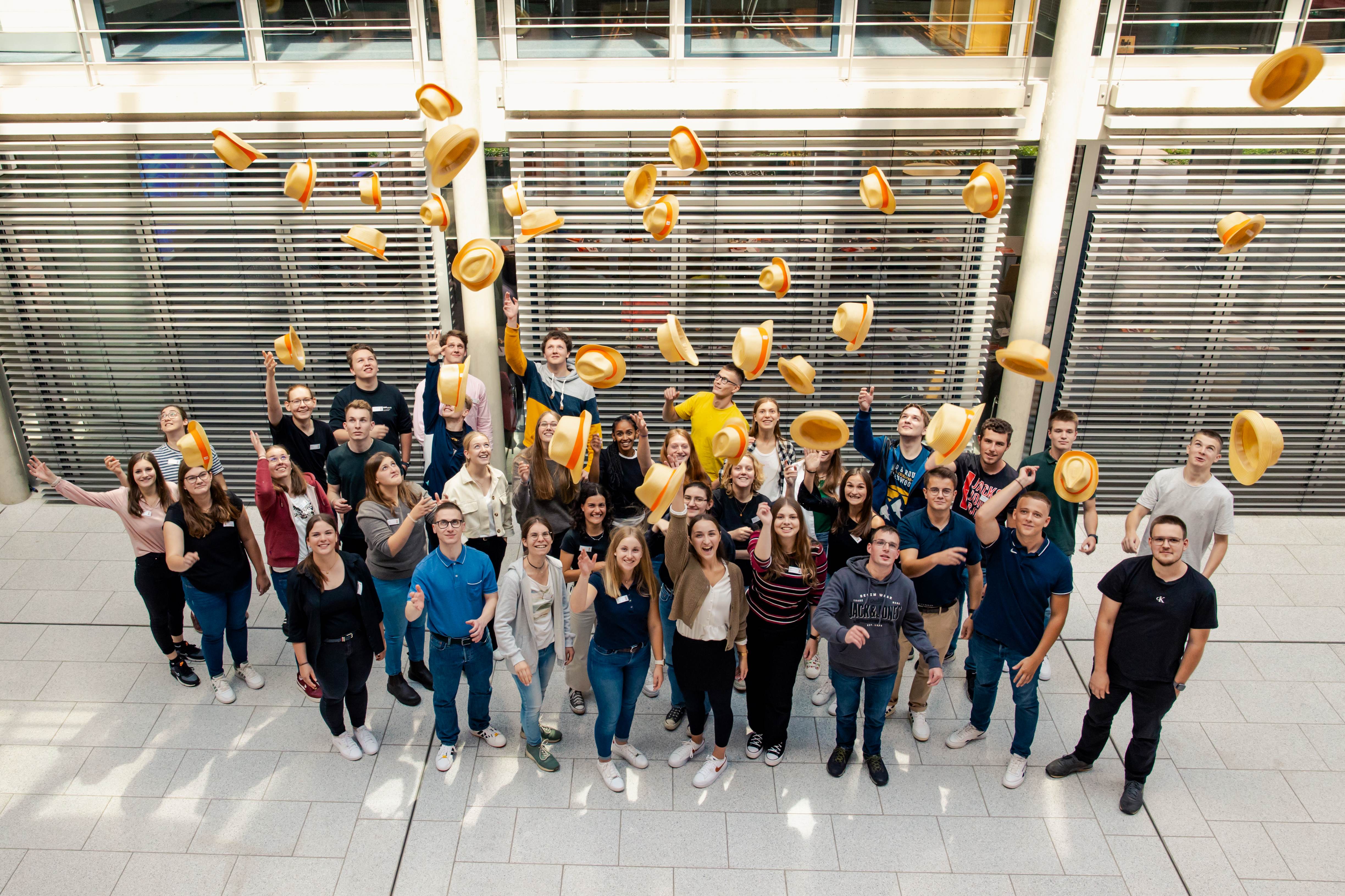 Foto-Ausbildung-bei-KWS-Gabelseite-Kachel-lowres.jpg