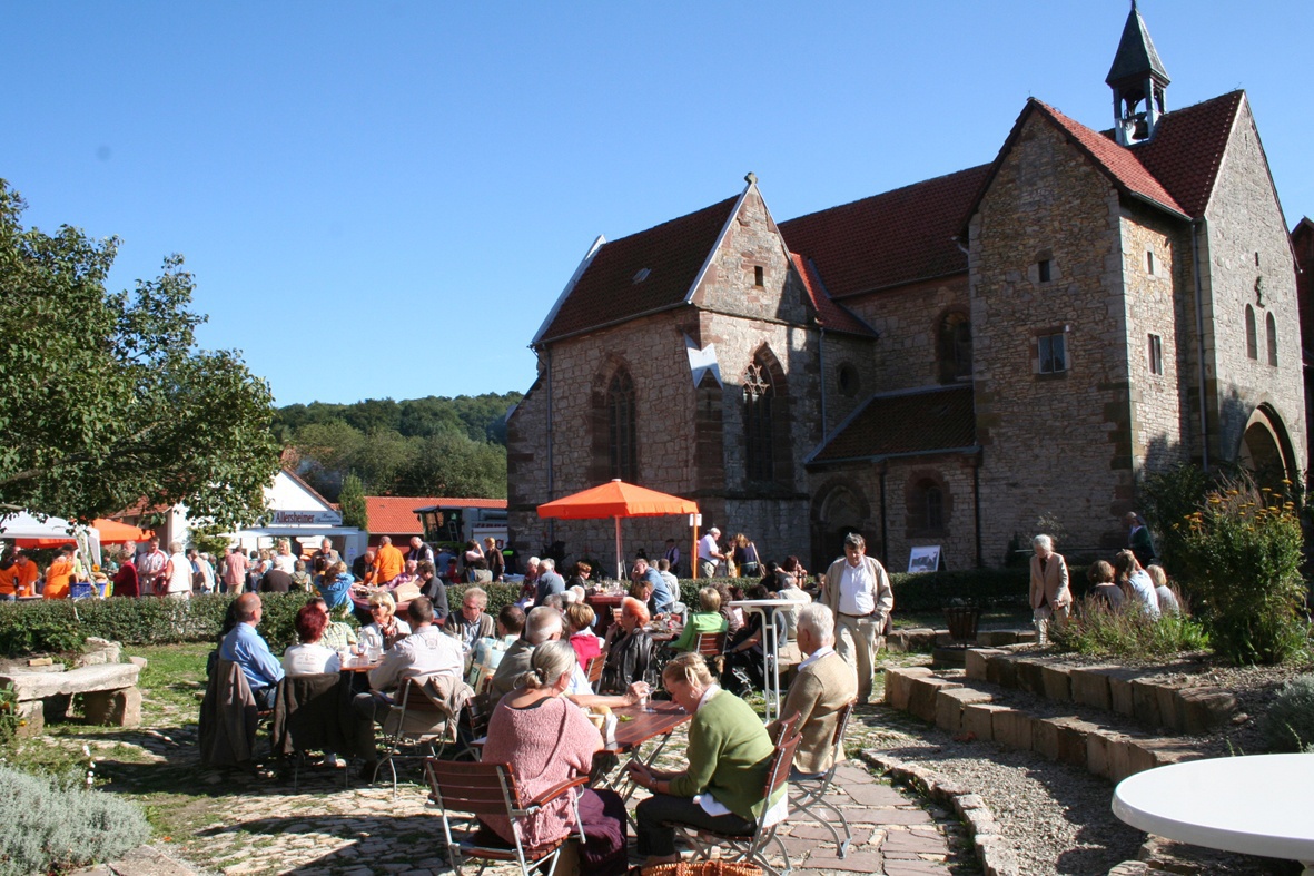 Am 10. September lädt KWS die ganze Familie zu einem kompletten Tag im Zeichen der Öko-Kartoffel auf das Klostergut Wiebrechtshausen ein.