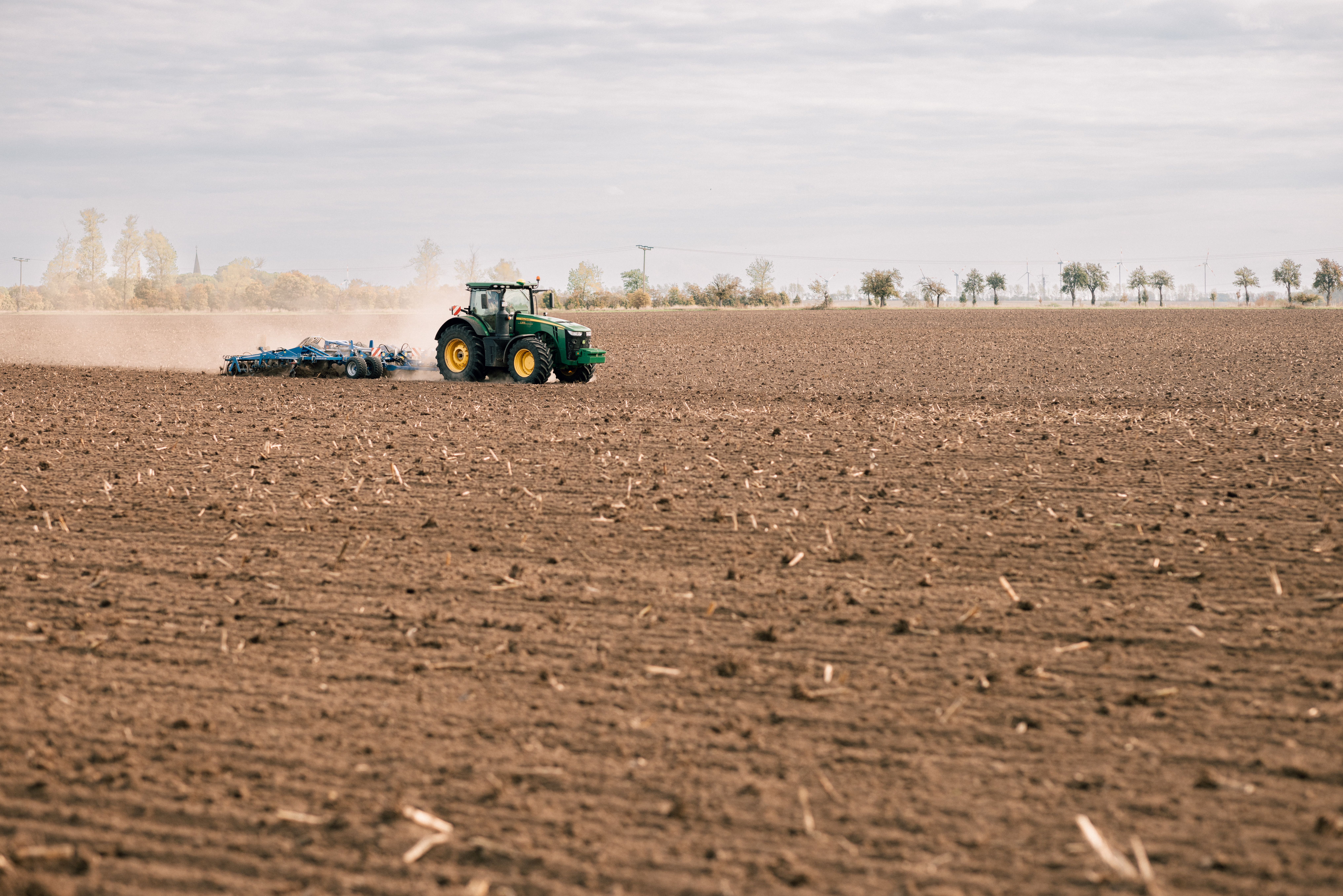 Sowing_hybrid_rye_016.jpg